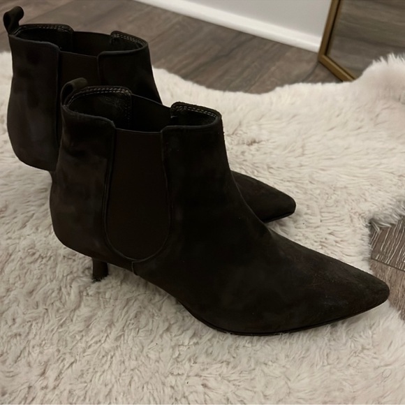 tosca Shoes - Tosca kitten heel suede booties